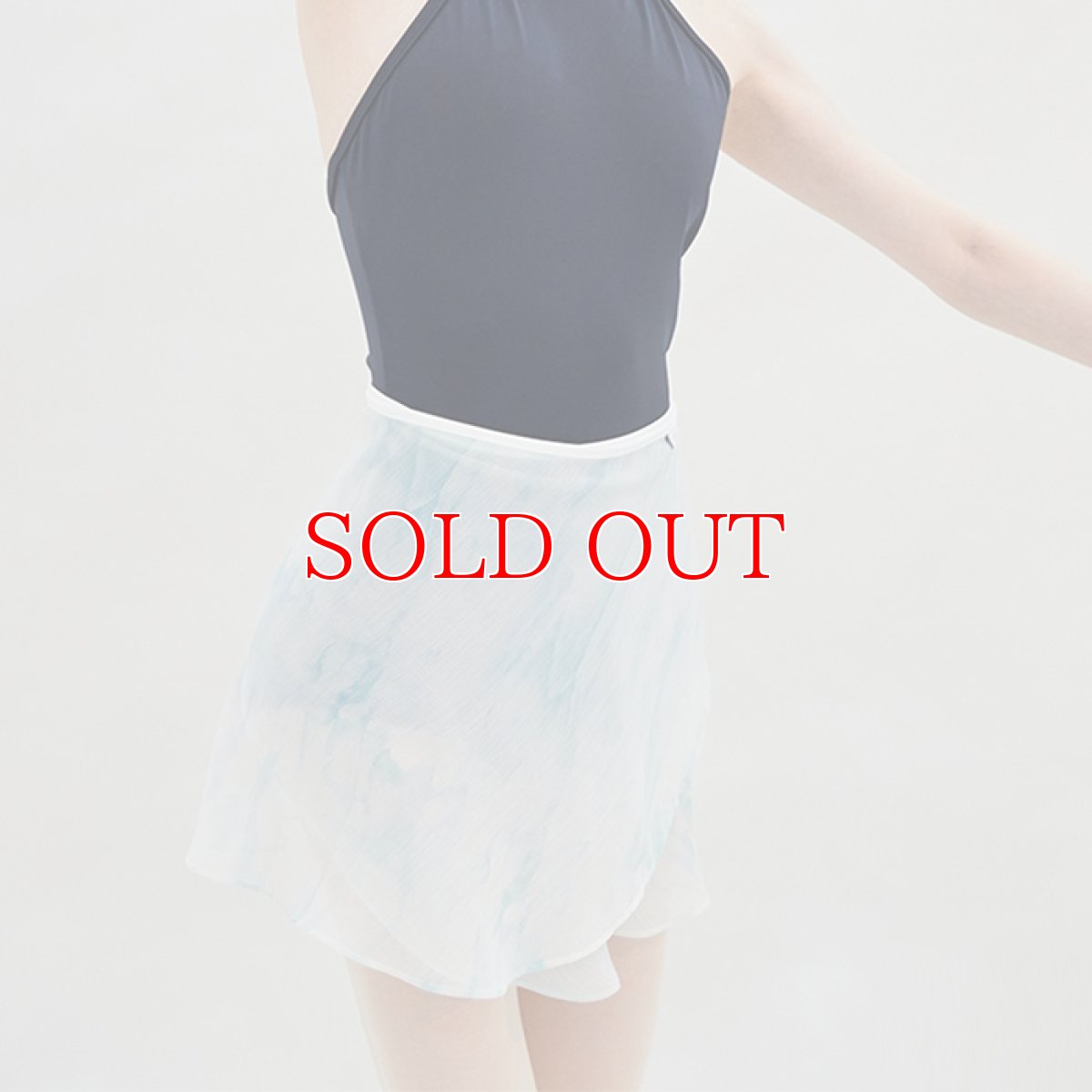 画像3: ERELL（エレル）BREEZE プリントラップスカート｜ブルー (3)