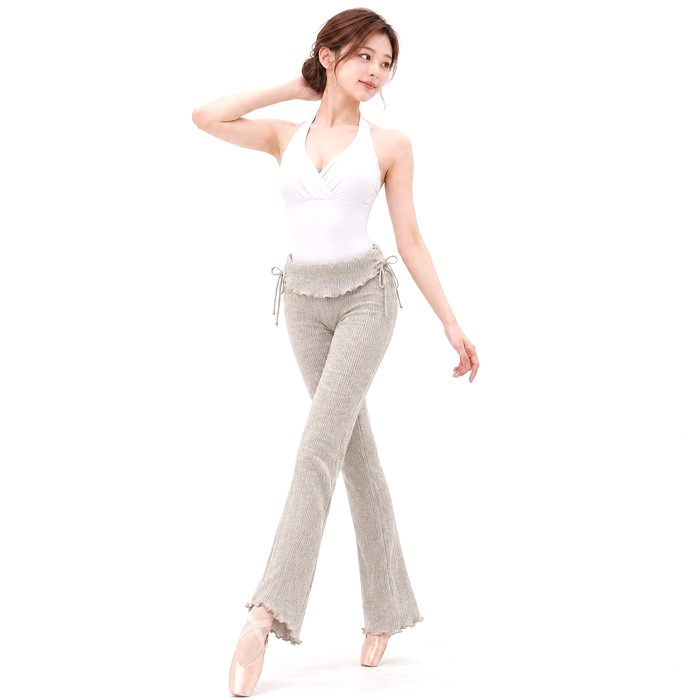 ERELL エレル Plie Knit Pants プリエニットパンツ オートアイボリー 着用イメージ